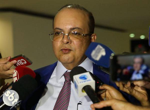 Filho de piauiense toma posse como governador de Brasília