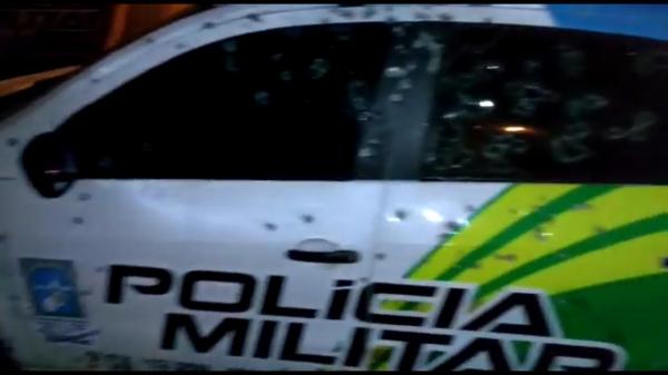 Bandidos metralham viaturas da PM durante tentativa de assalto a banco