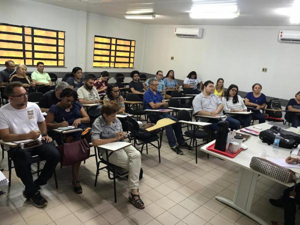 Professores aprovam greve na Uespi e atividades devem paralisar a partir do dia 18