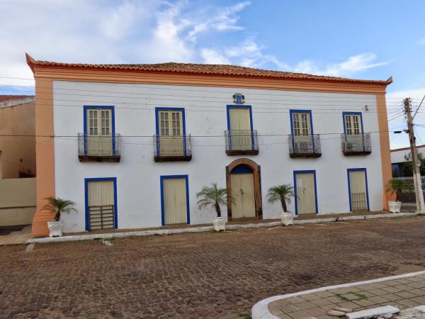 MPPI ingressa com ação de improbidade contra ex-prefeito e atual de prefeito de Oeiras por fraude e superfaturamento em aquisição de quadros acrílicos