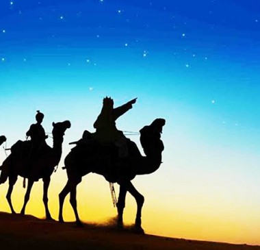 Comemorado anualmente no dia 6 de janeiro, o Dia de Reis, também conhecido como Folia de Reis, é uma das festas mais populares do Nordeste.