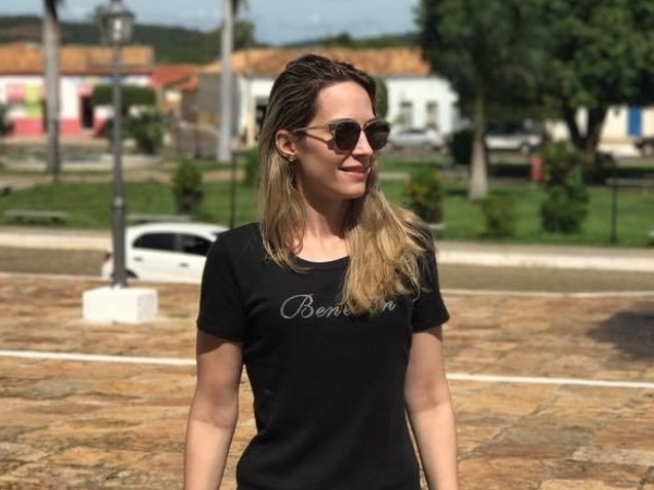 Vanessa Tapety se filia ao PT e pode ser candidata a prefeita de Oeiras