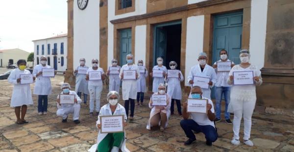 Servidores públicos da rede municipal de saúde de Oeiras se manifestam por reajuste salarial