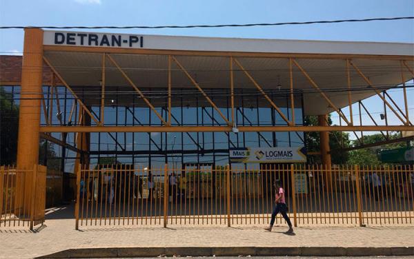 Sistema do Detran fica fora do ar após pane em equipamentos da ATI