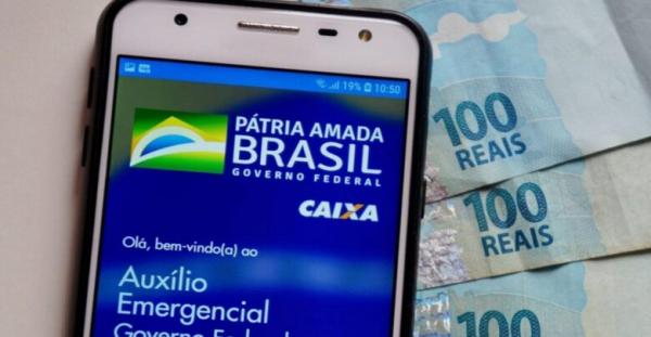 Governo notifica 650 mil pessoas a devolver auxílio emergencial