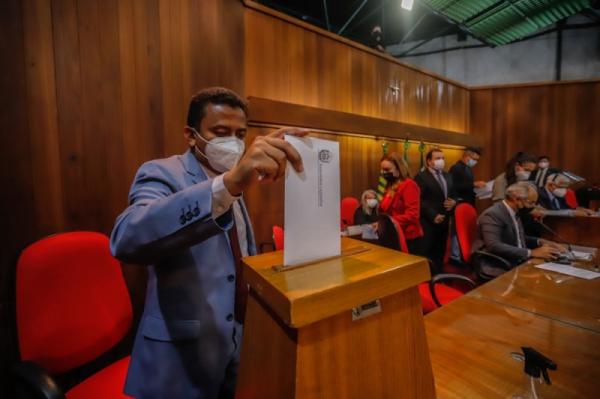 Alepi aprova o programa Moradia Para Todos II e concede 16 títulos de cidadania piauiense