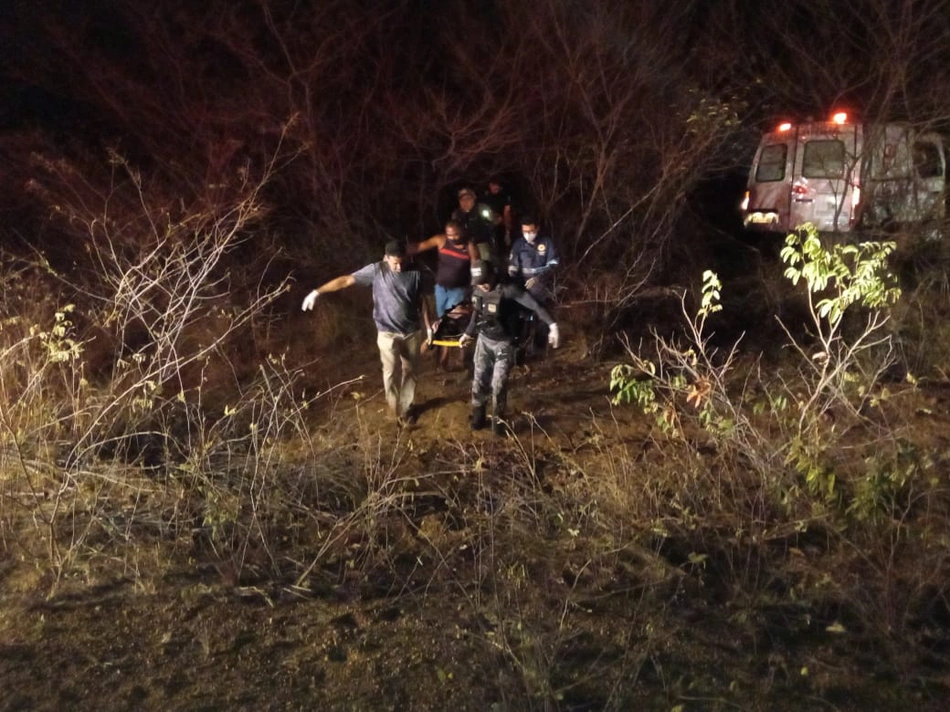 Mãe e filha morrem após ambulância capotar em grave acidente no Piauí