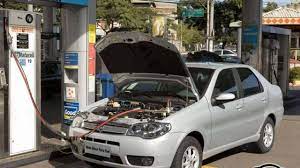 Conversões para abastecer com gás veicular dobram com gasolina cara