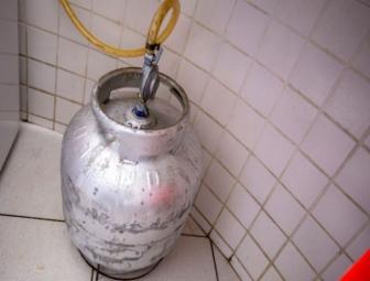 Gás de cozinha volta a subir e acumula alta de 3,5% somente no mês de outubro, diz ANP