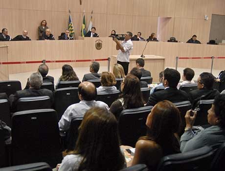TCE julga hoje contas e contratos que envolvem 21 prefeituras piauienses