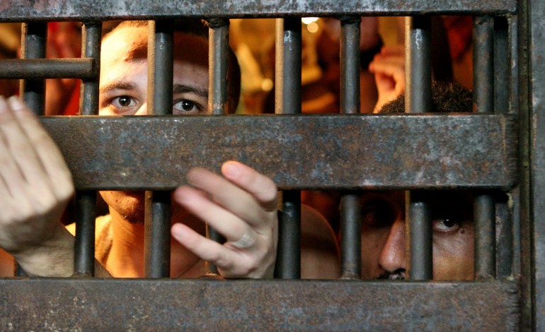 No Piauí, 12 detentos beneficiados com saída temporária não retornaram aos presídios