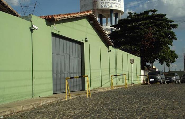 Presos da Casa de Custódia arrebentam cadeados e tentam fugir