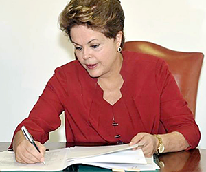 Dilma sanciona lei que reduz número de ministérios e secretarias