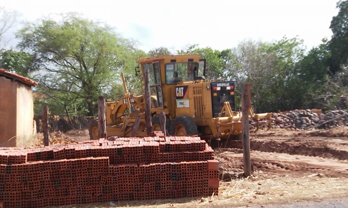 Vereadores de Santa Rosa acusam prefeito por uso indevido de maquinas do PAC
