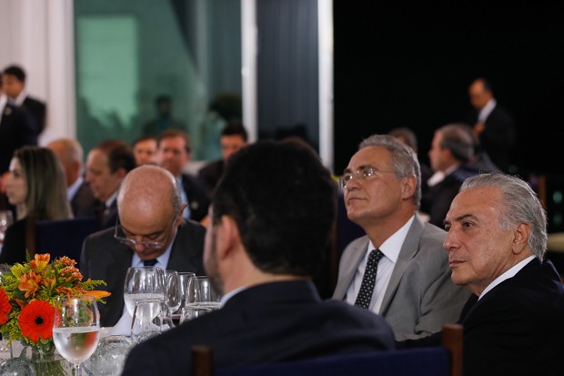 Temer defende 'medidas amargas' para país recuperar economia
