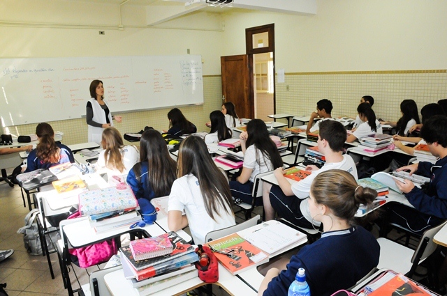 Senado aprova reforma do ensino médio; veja o que muda