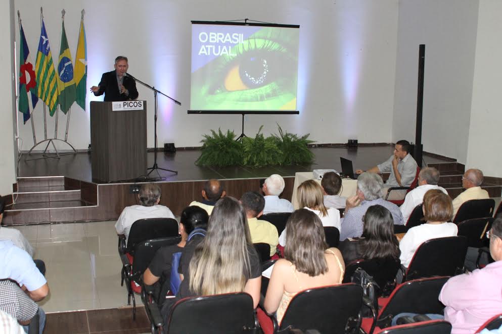 João Henrique vai a mais 2 cidades e diz que situação do Estado é pior do que imaginava