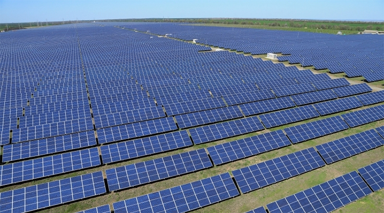 Piauí inaugura maior parque de energia solar da América Latina em Ribeira